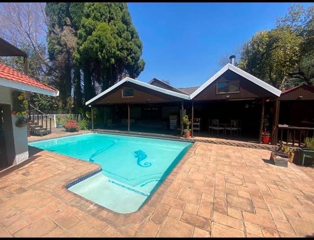 3 BEDROOM HOUSE FOR SALE IN CLUBVILLE